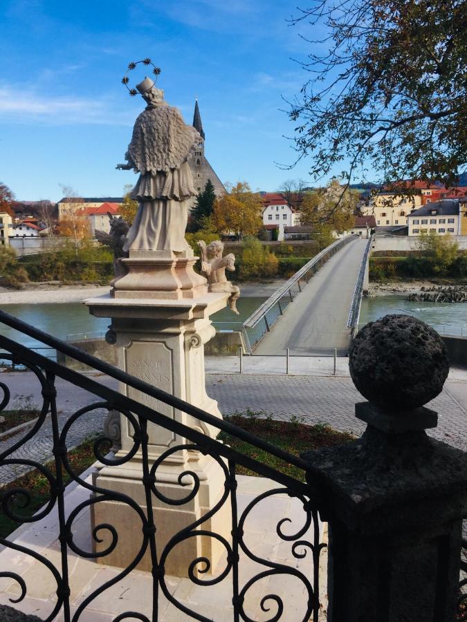 Ferienwohnung An Der Romantischen Salzachschleife Naehe Salzburg Laufen Exterior photo